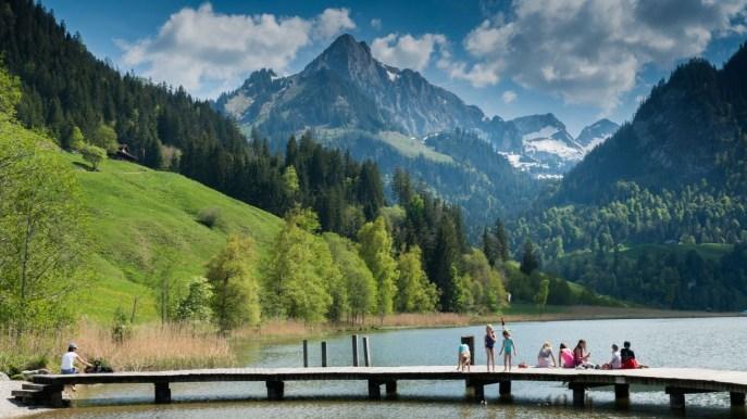 À la découverte du Lac Schwarzsee, un paradis de vacances en pleine nature dans les Alpes suisses