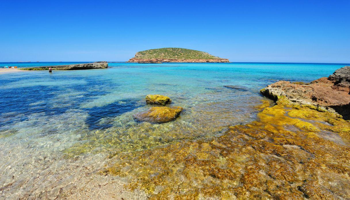 Cala Comte, où la mer d'Ibiza se mêle à un coucher de soleil inoubliable