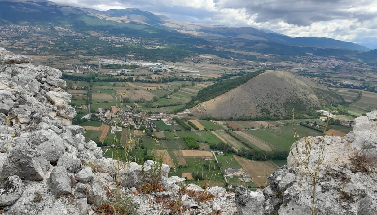 vue du château d'ocre en abruzzo